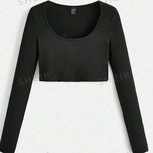 Scoop Neck Cropped Long Sleeve
